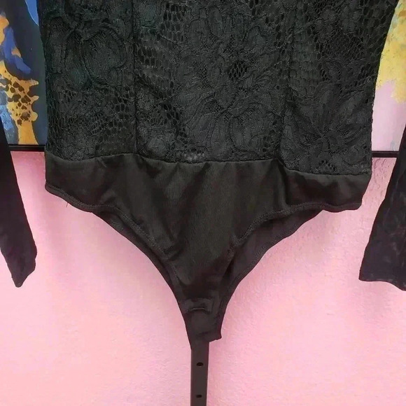 Haute Monde Black Mesh/Floral Bodysuit - Picture 4 of 8